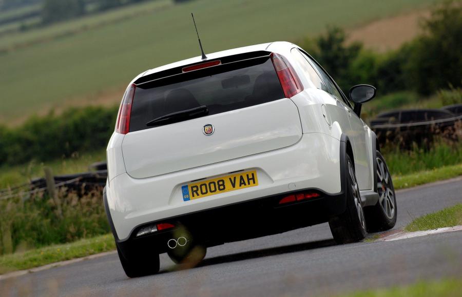  Abarth Grande Punto (199) 2008 года  (UK) (фото 7 из 29)